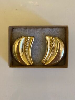 Gold Curved Rope-Detail Clip Earrings